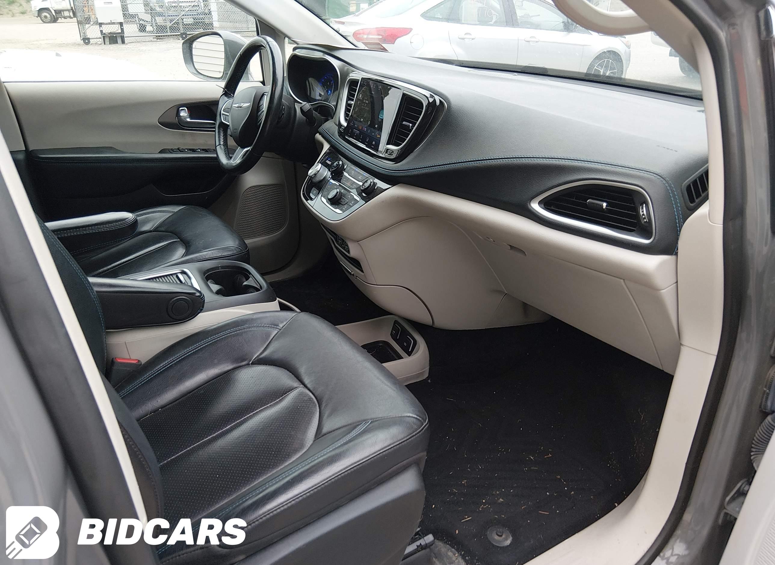 2021 Chrysler Pacifica, Touri...