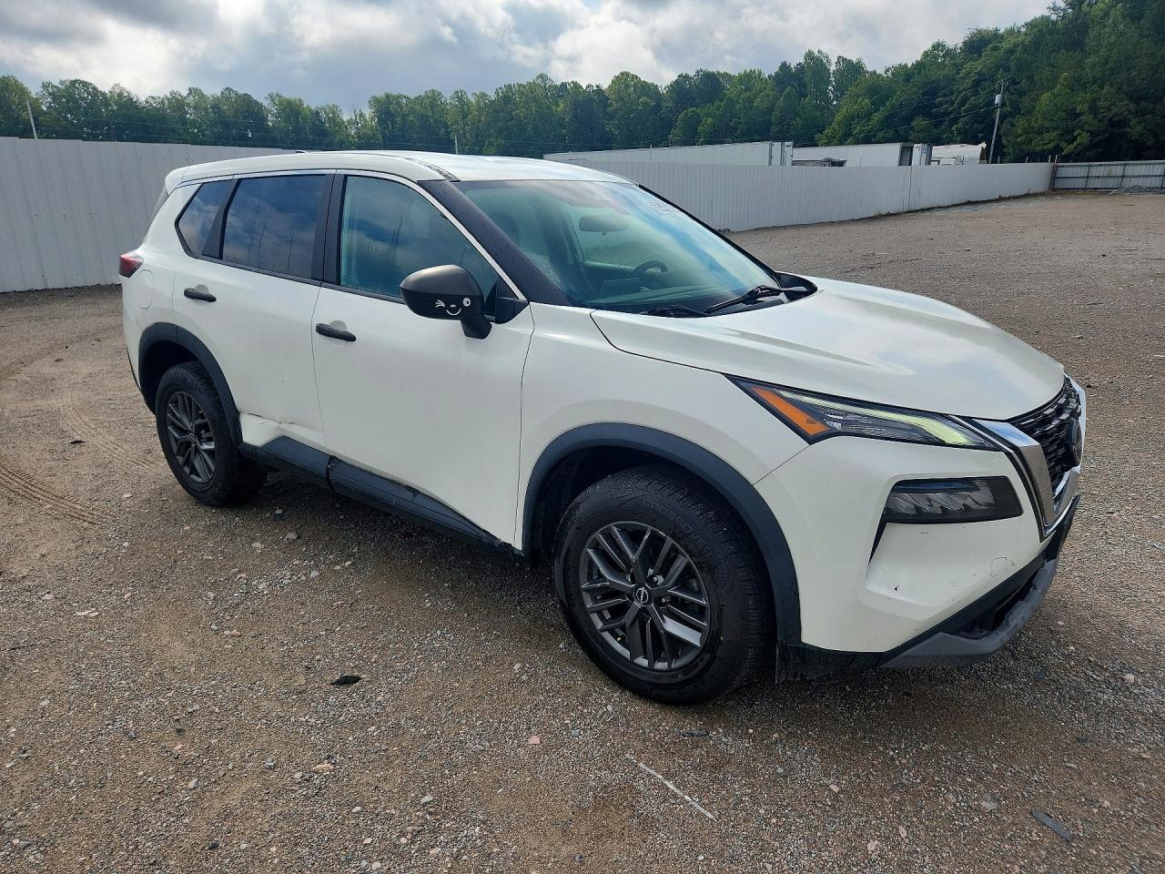 2023 Nissan Rogue, S
