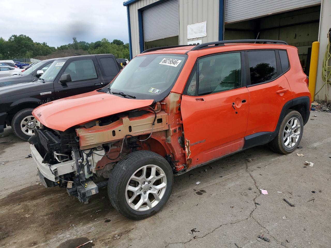 2015 Jeep Renegade, Latitude