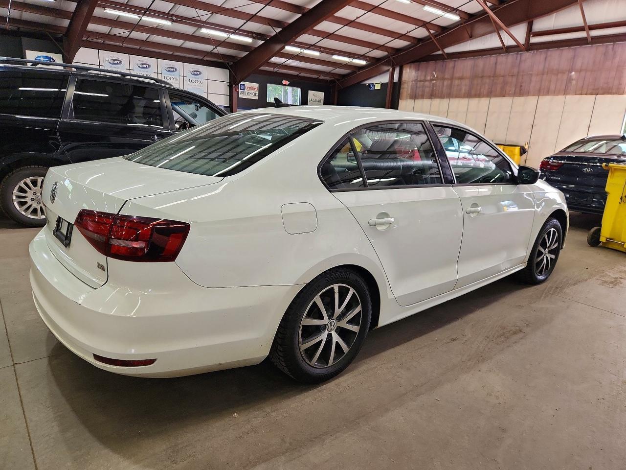 2016 Volkswagen Jetta, SE