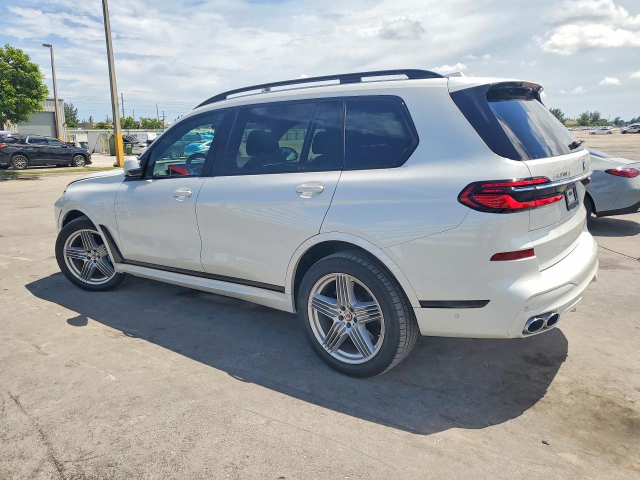 2025 BMW X7, Alpina Xb7