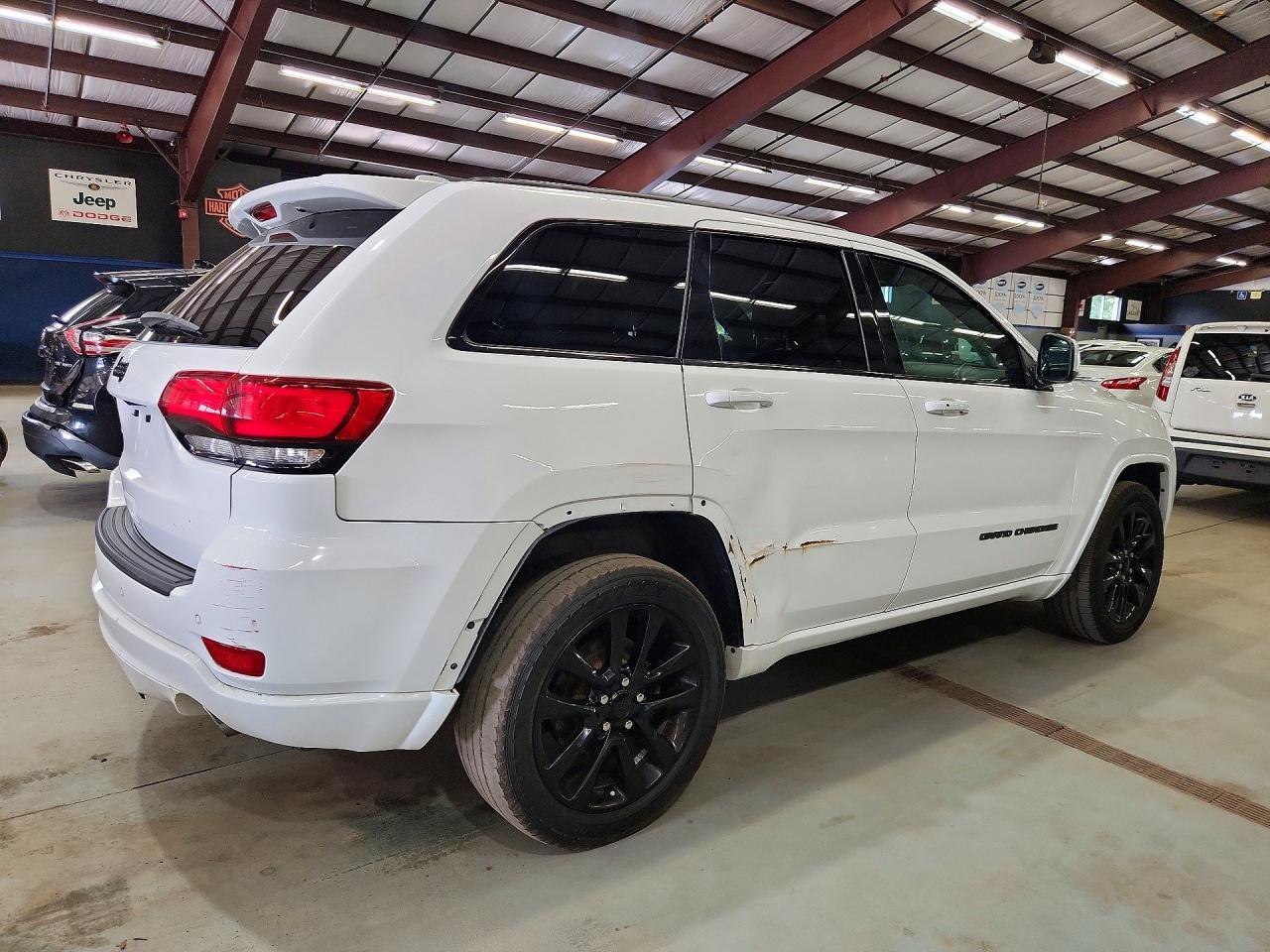 2020 Jeep Grand Cherokee, Laredo