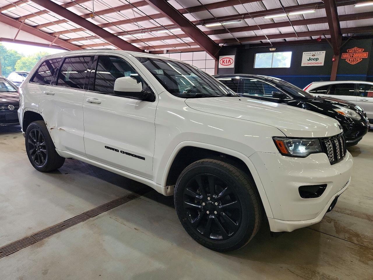 2020 Jeep Grand Cherokee, Laredo