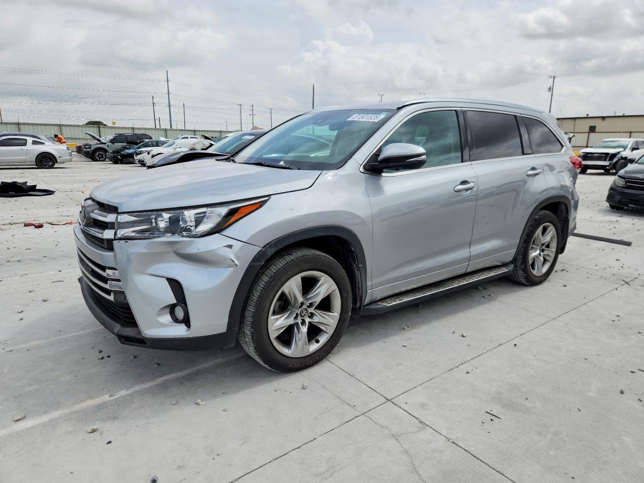 2017 Toyota Highlander, Limited
