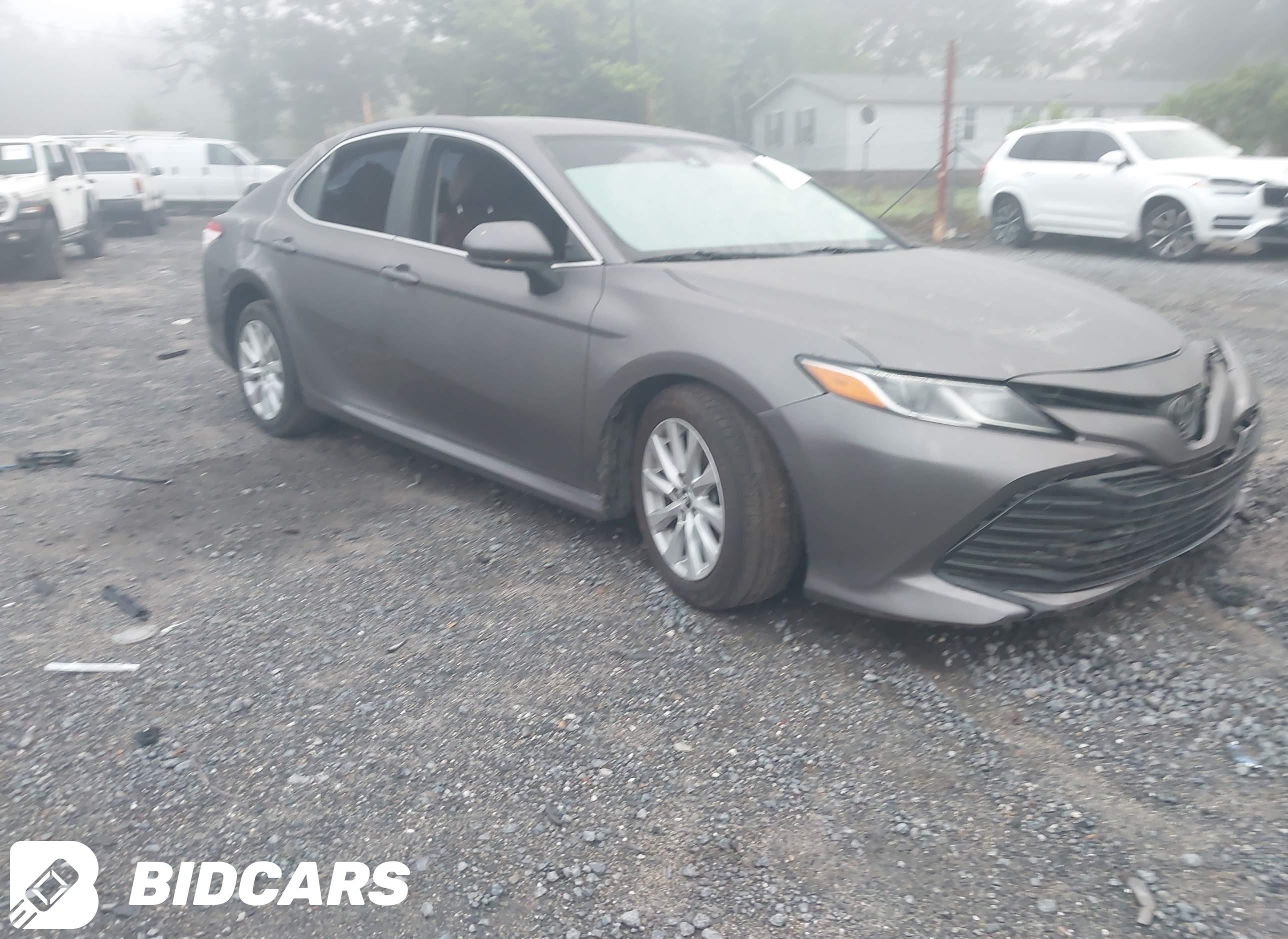 2020 Toyota Camry, LE