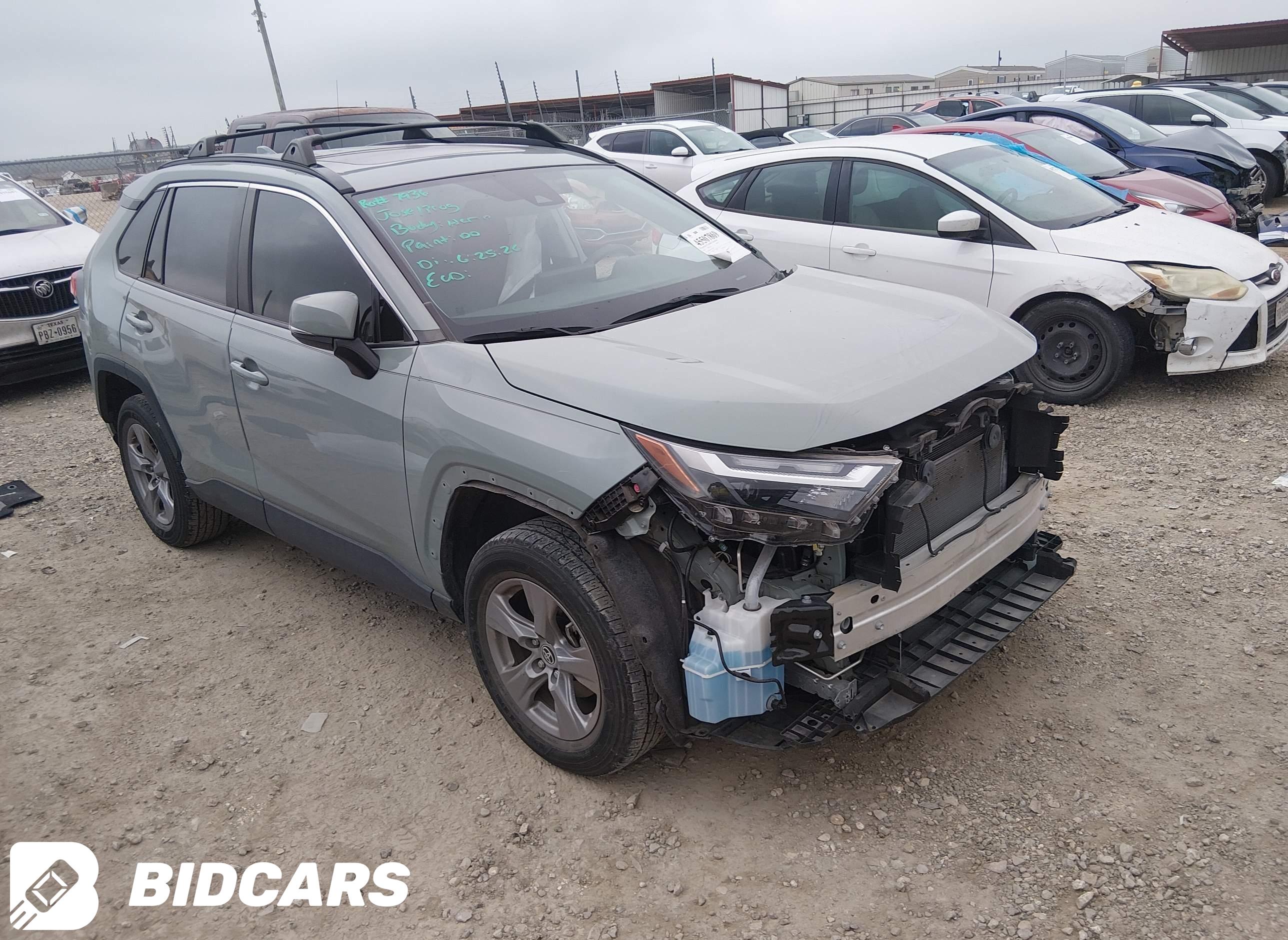 2023 Toyota RAV4, Xle