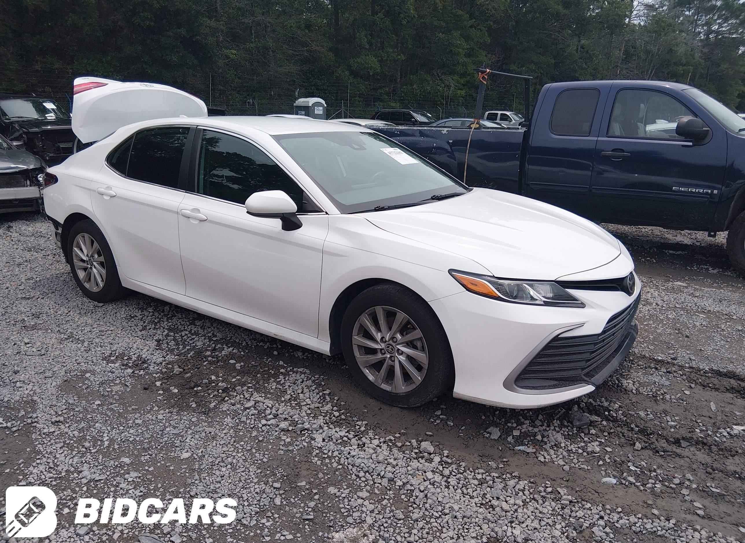 2021 Toyota Camry, LE