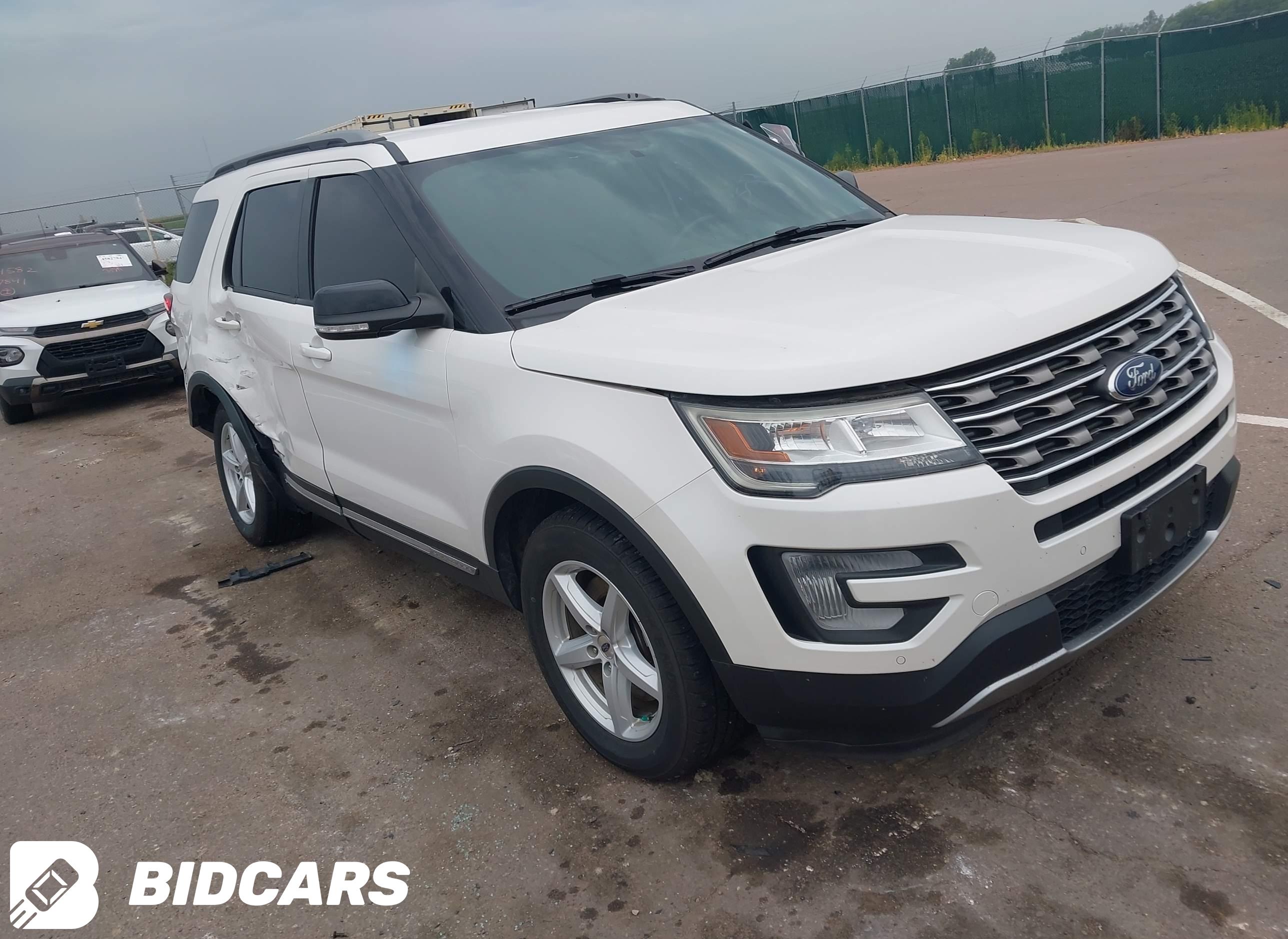 2017 Ford Explorer, Xlt