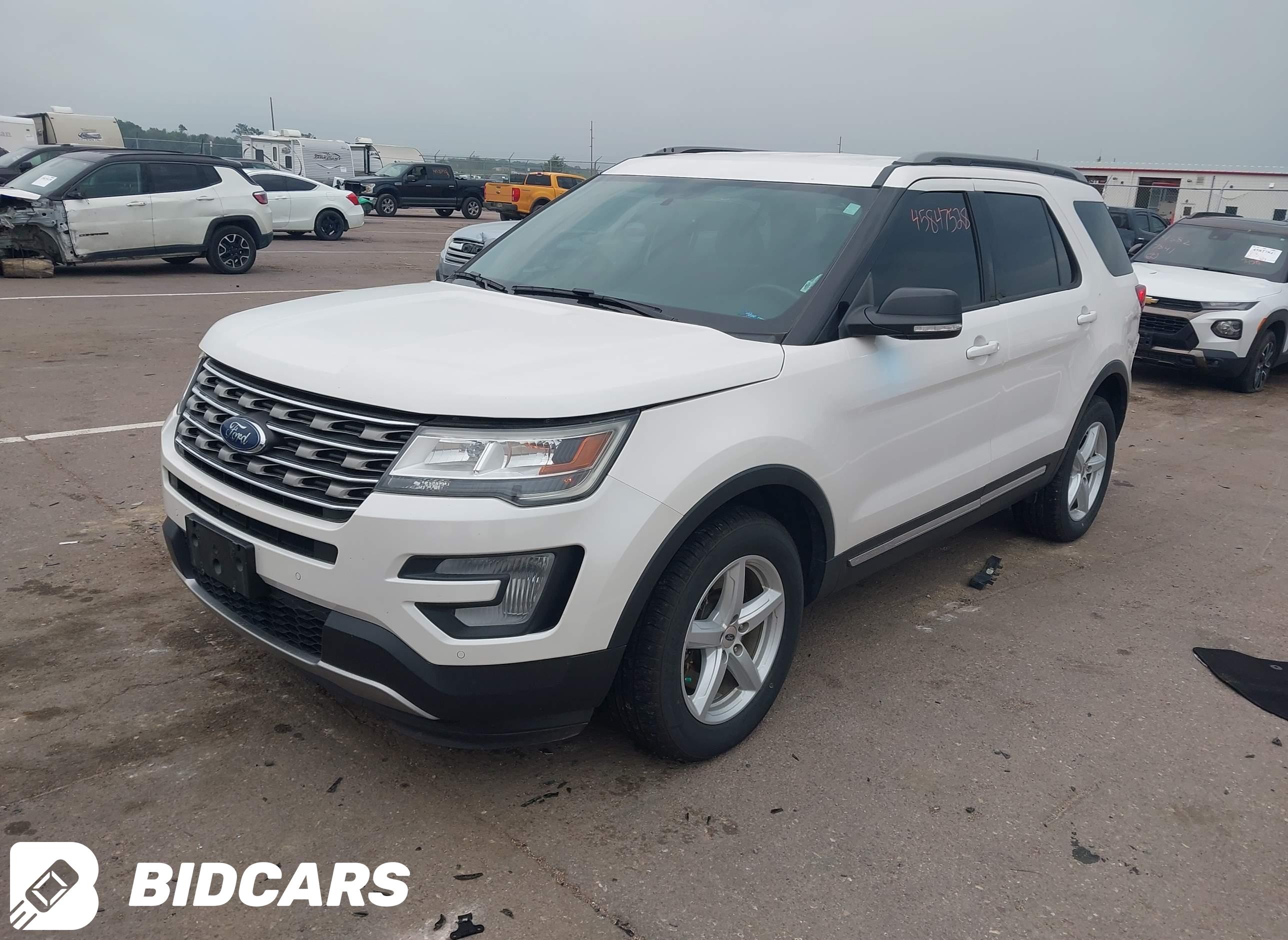 2017 Ford Explorer, Xlt