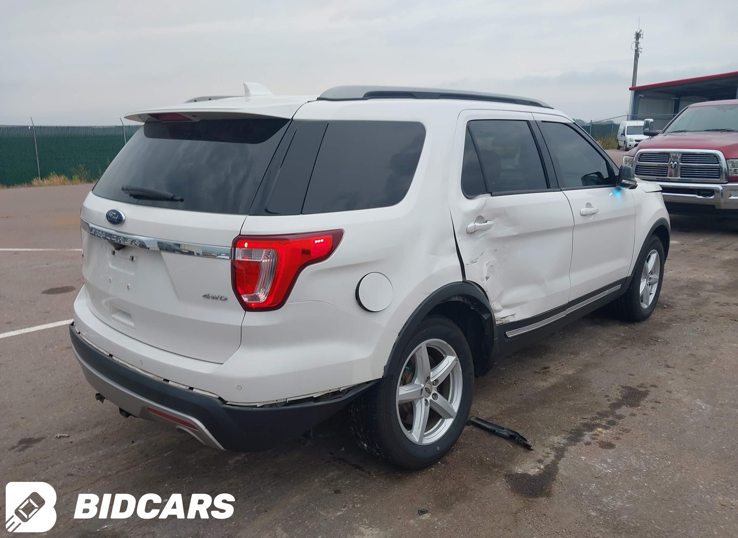 2017 Ford Explorer, Xlt