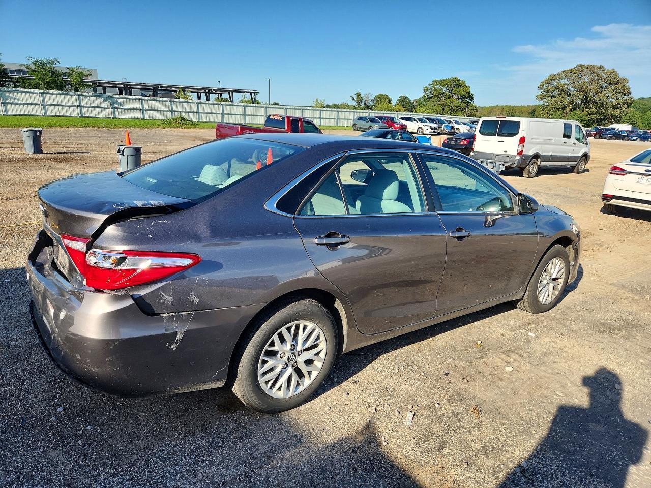 2016 Toyota Camry, LE