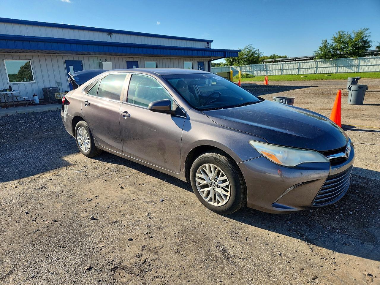2016 Toyota Camry, LE