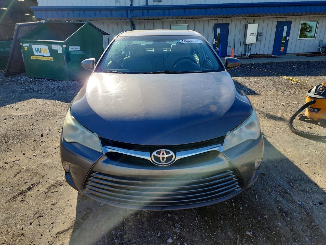 2016 Toyota Camry, LE