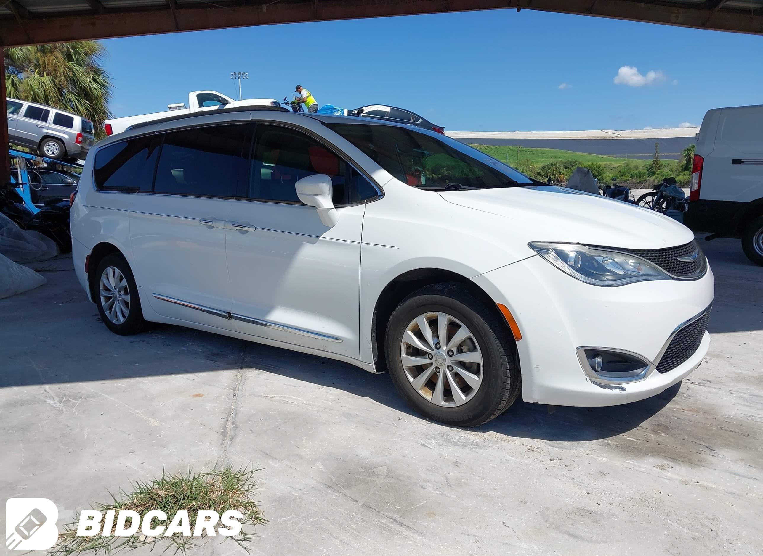 2019 Chrysler Pacifica, Touri...