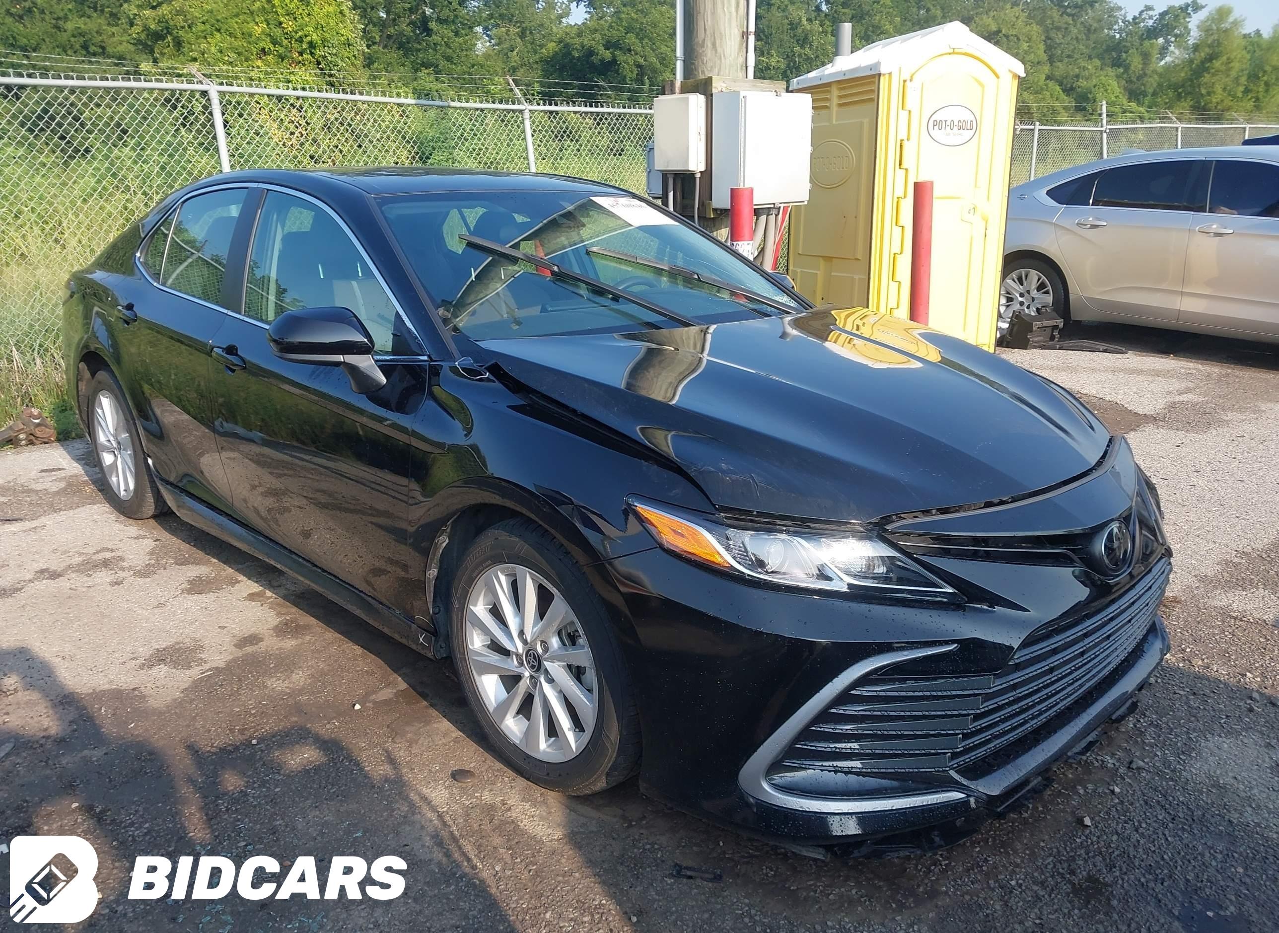 2023 Toyota Camry, LE