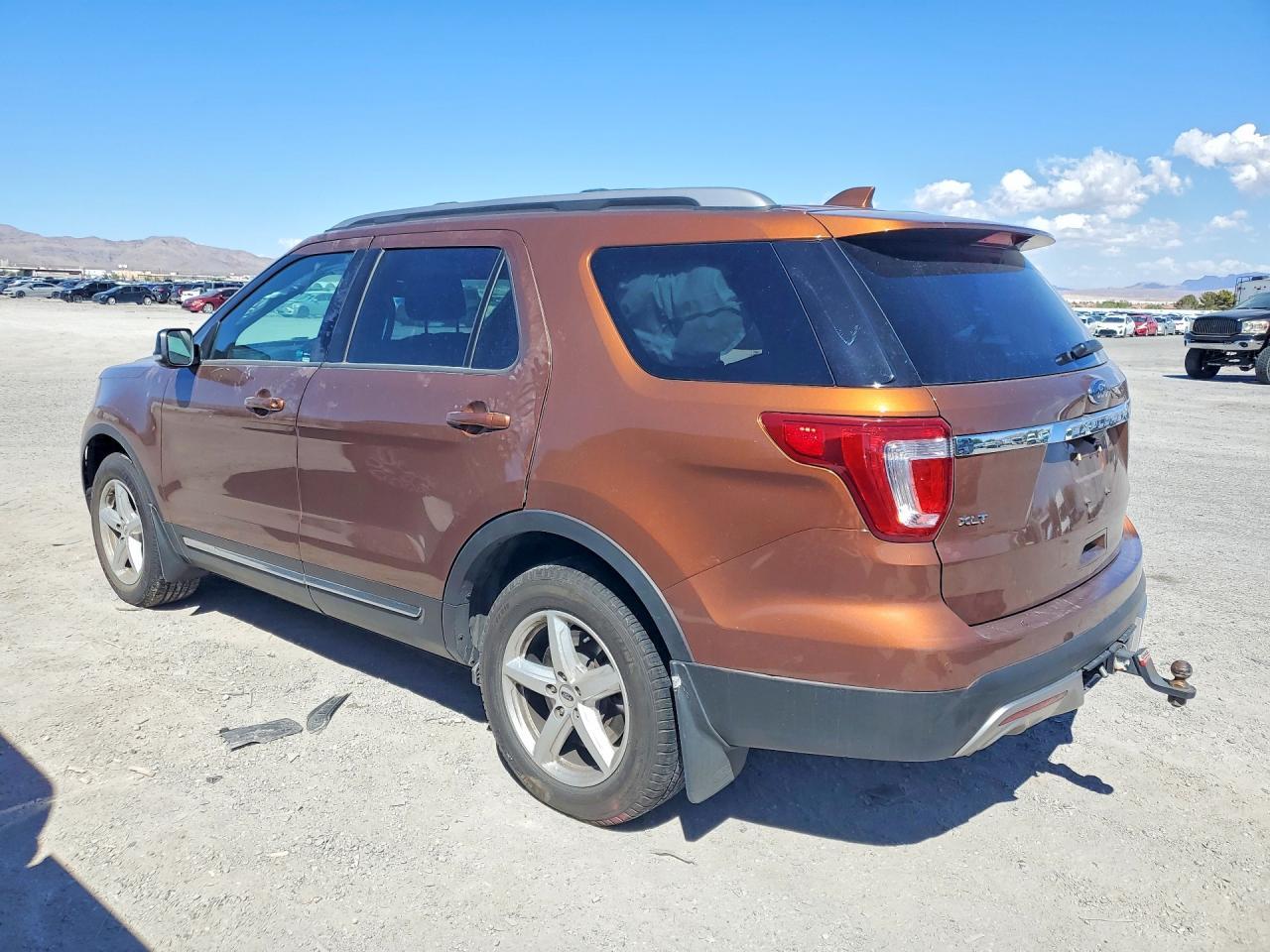 2017 Ford Explorer, Xlt