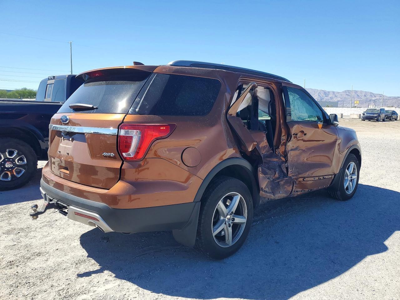 2017 Ford Explorer, Xlt