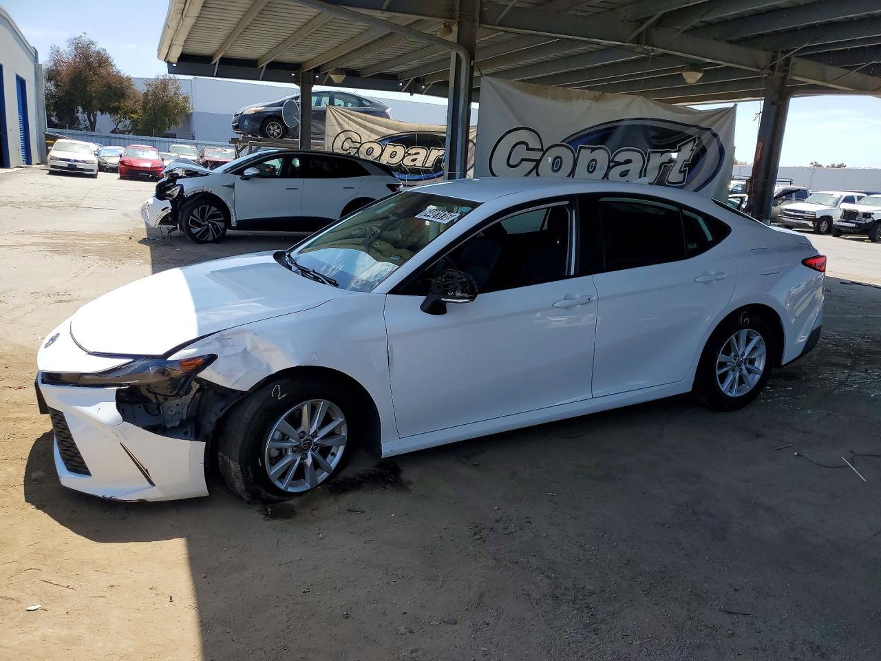 2025 Toyota Camry, LE