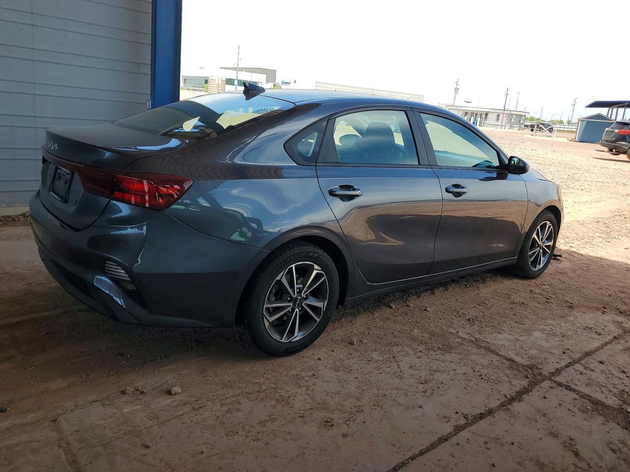 2022 KIA Forte, Lxs