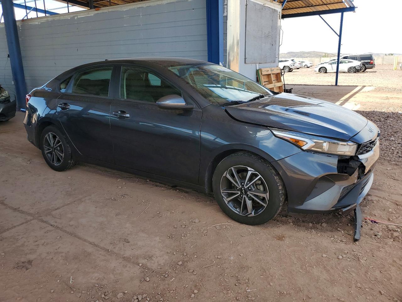 2022 KIA Forte, Lxs