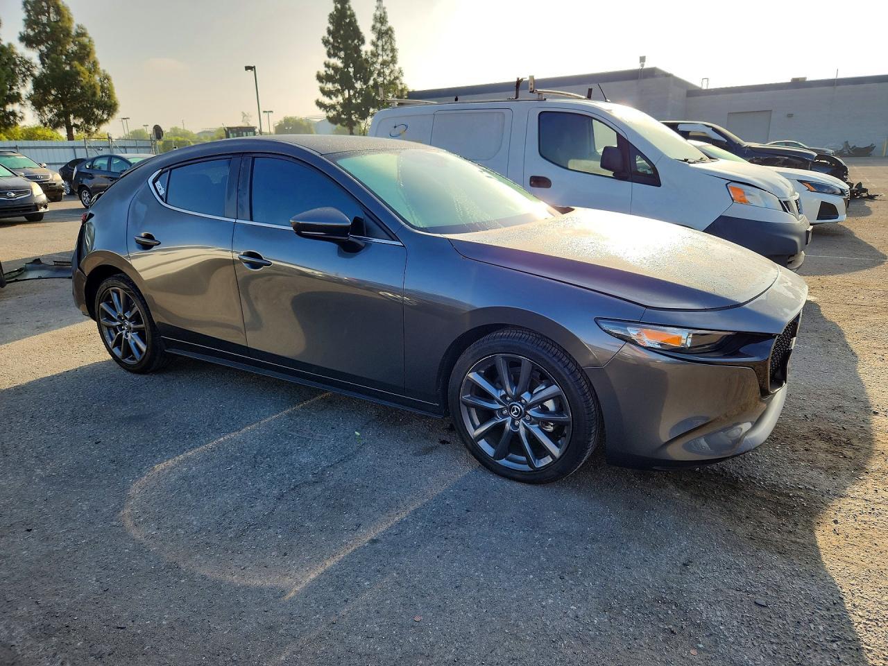 2023 Mazda 3, Select