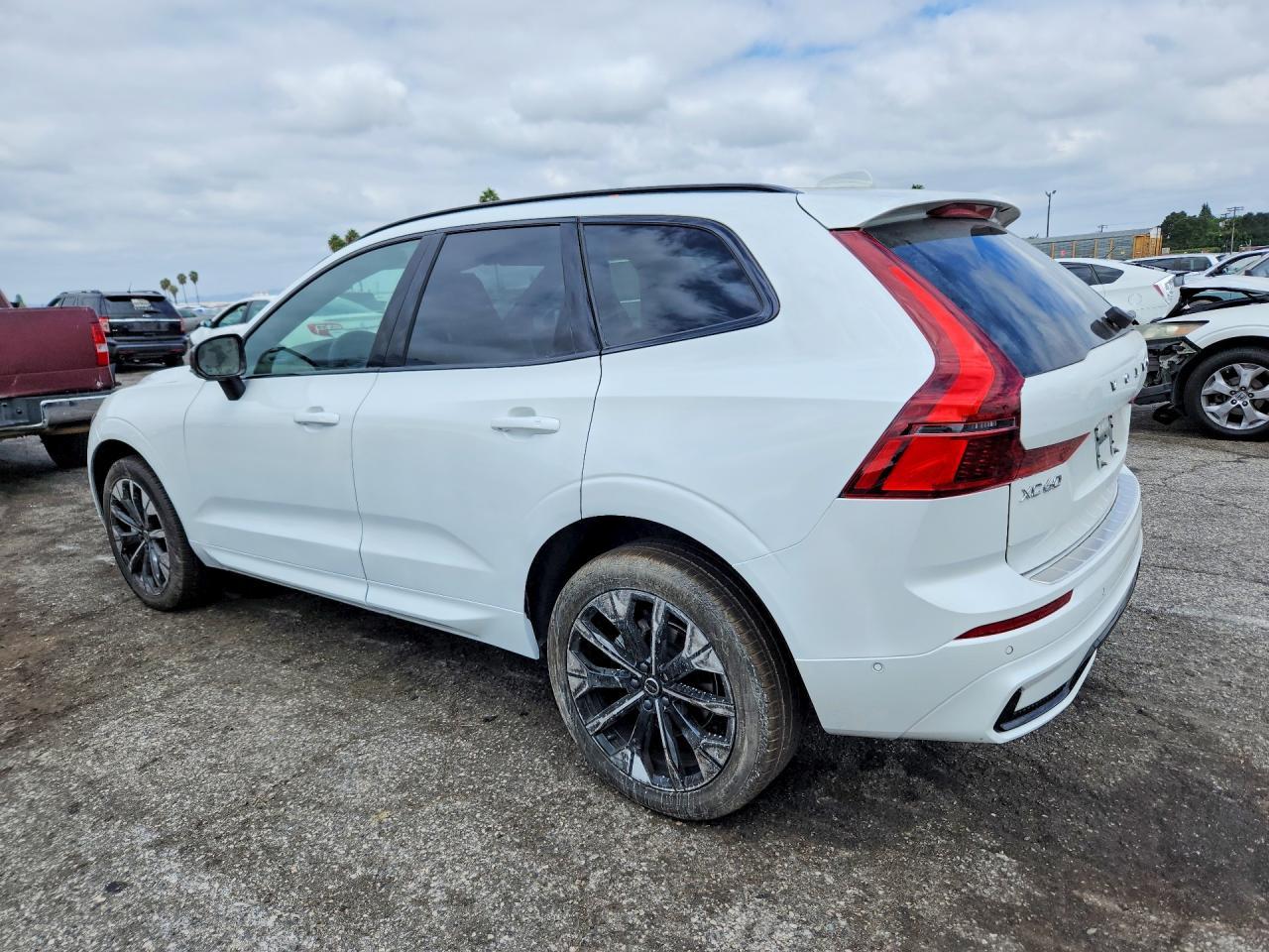 2026 Volvo XC60, Plus