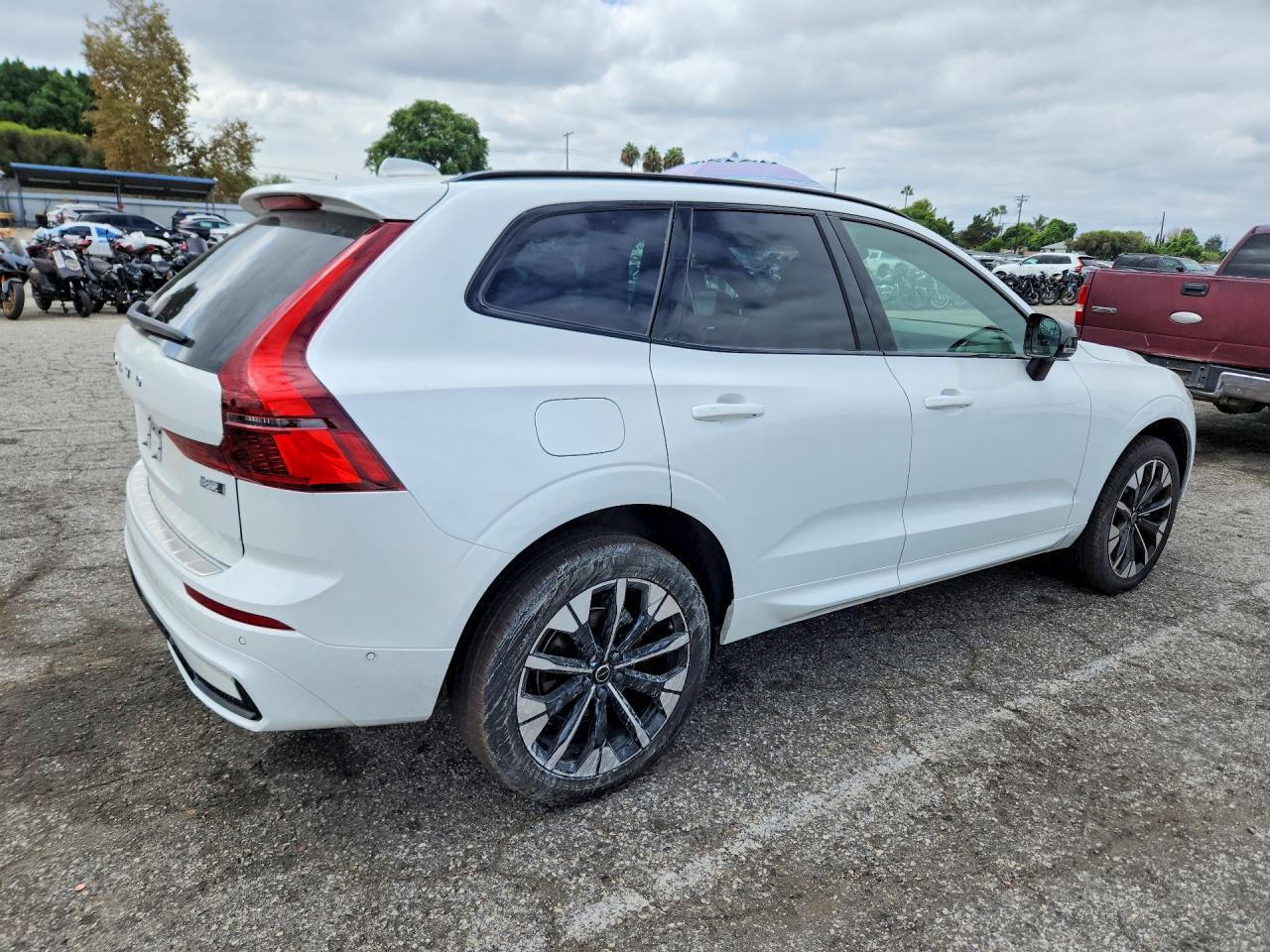 2026 Volvo XC60, Plus