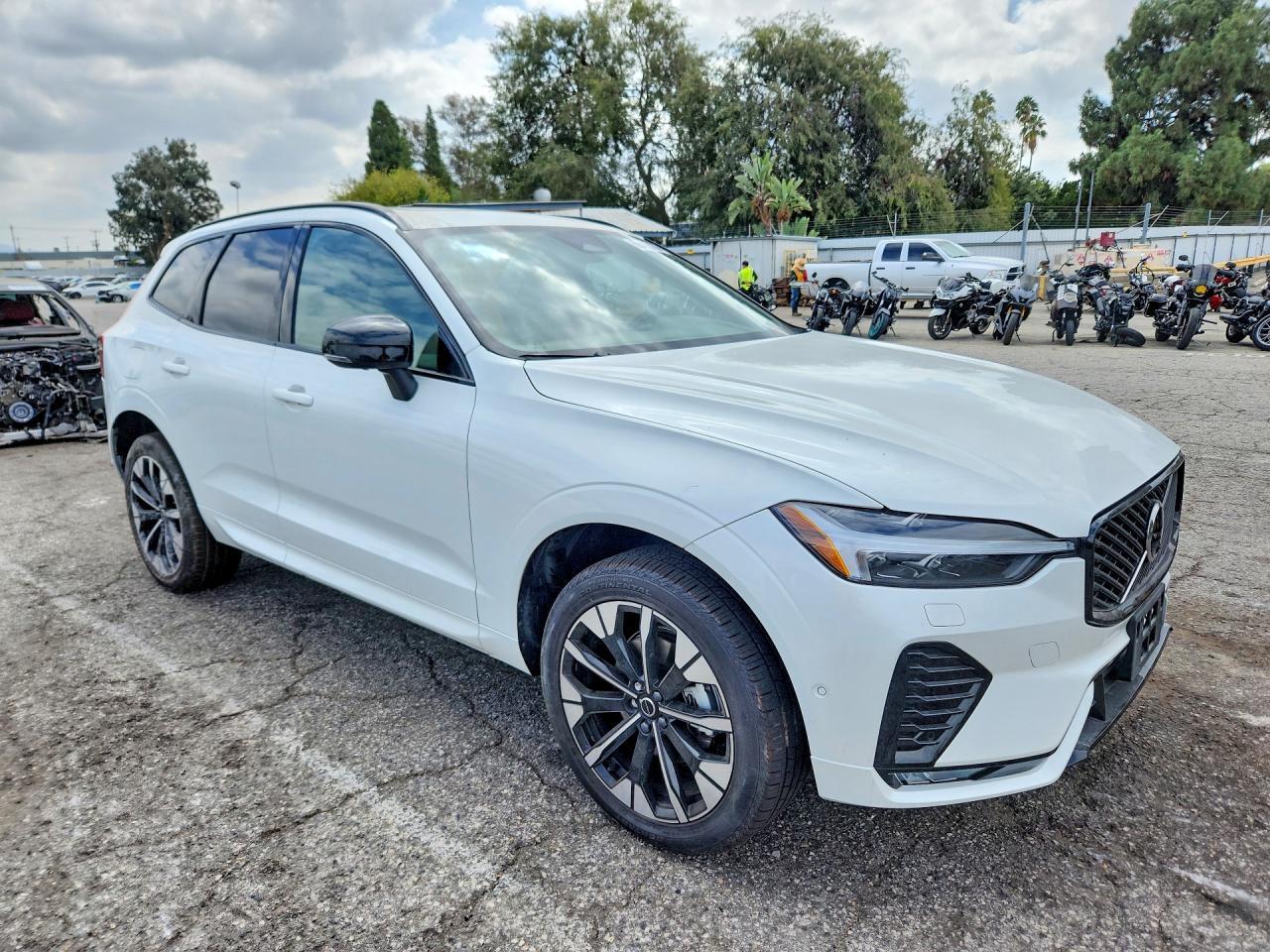 2026 Volvo XC60, Plus
