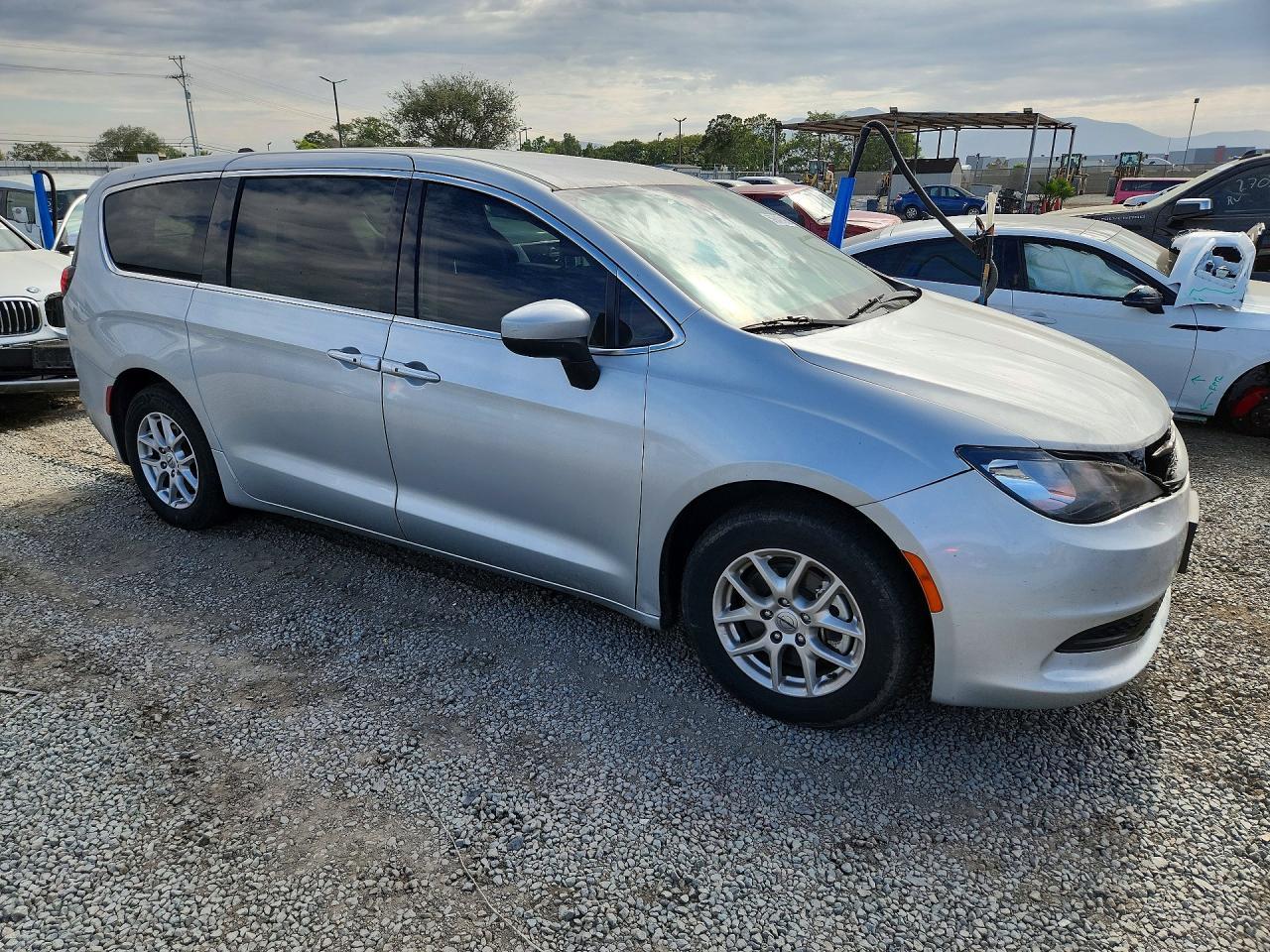 2023 Chrysler Voyager, LX
