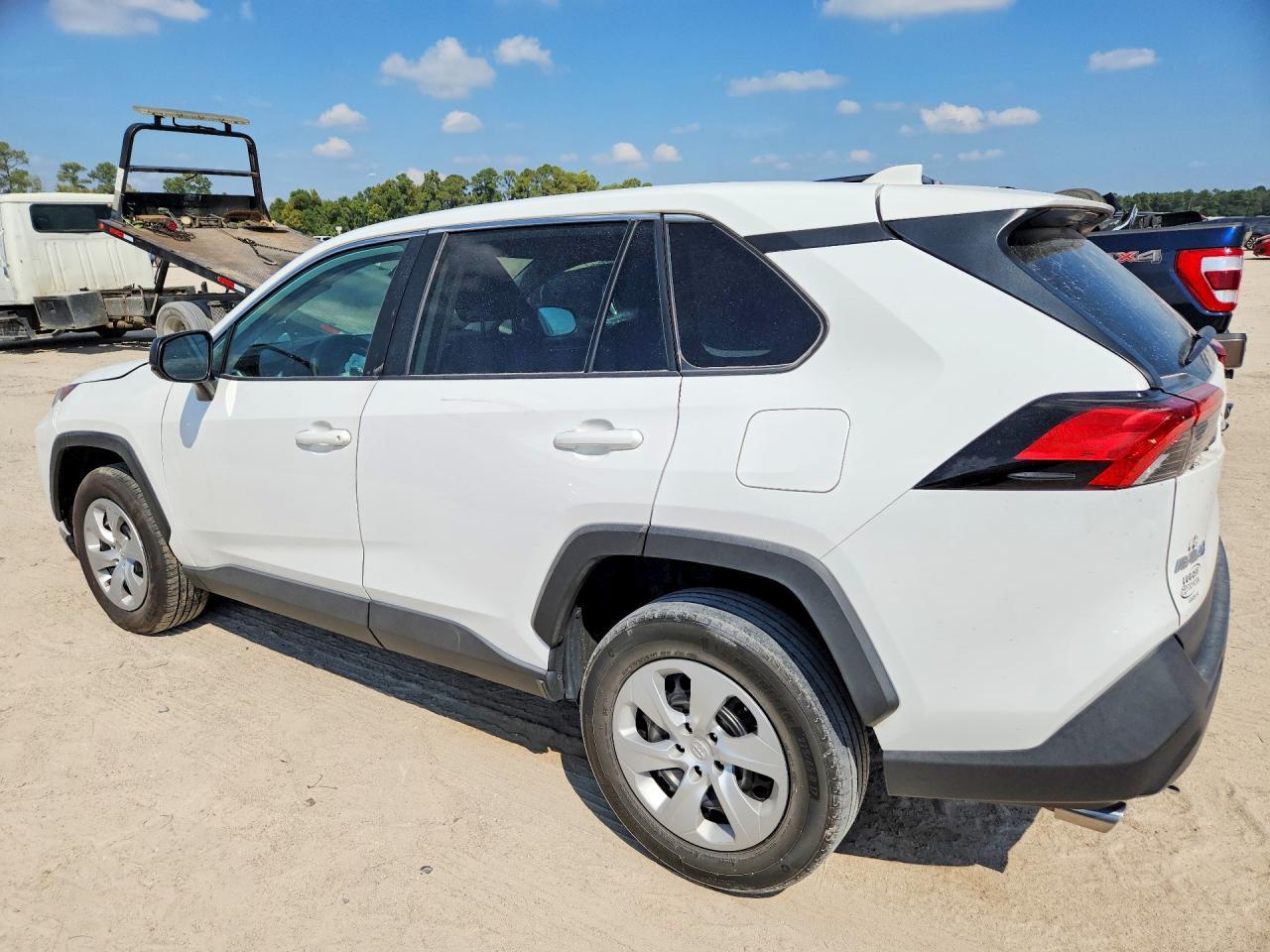 2024 Toyota RAV4, LE