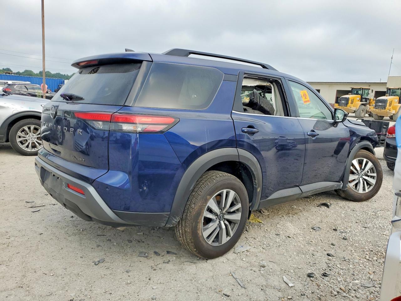 2026 Nissan Pathfinder, SL