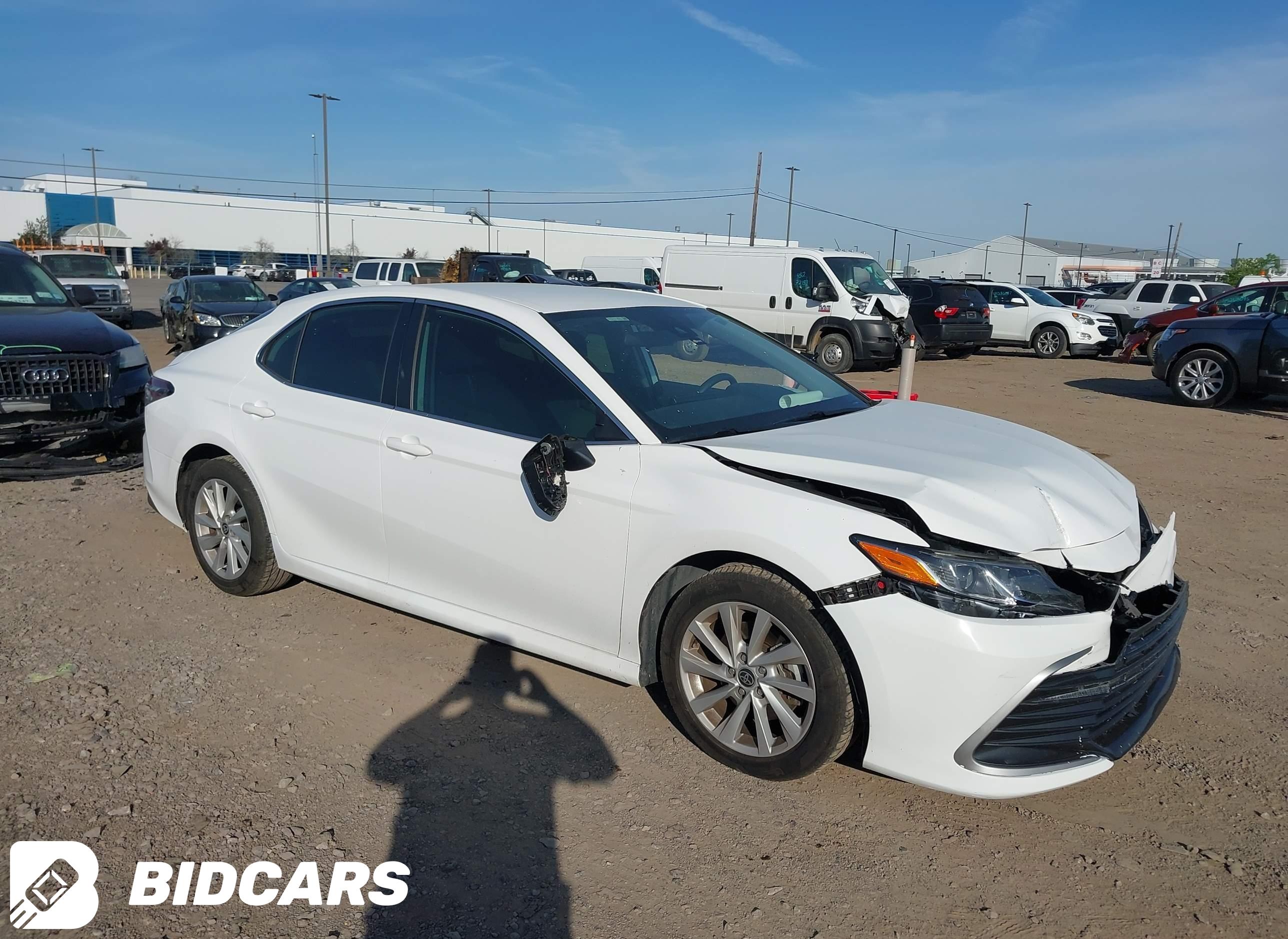 2022 Toyota Camry, LE