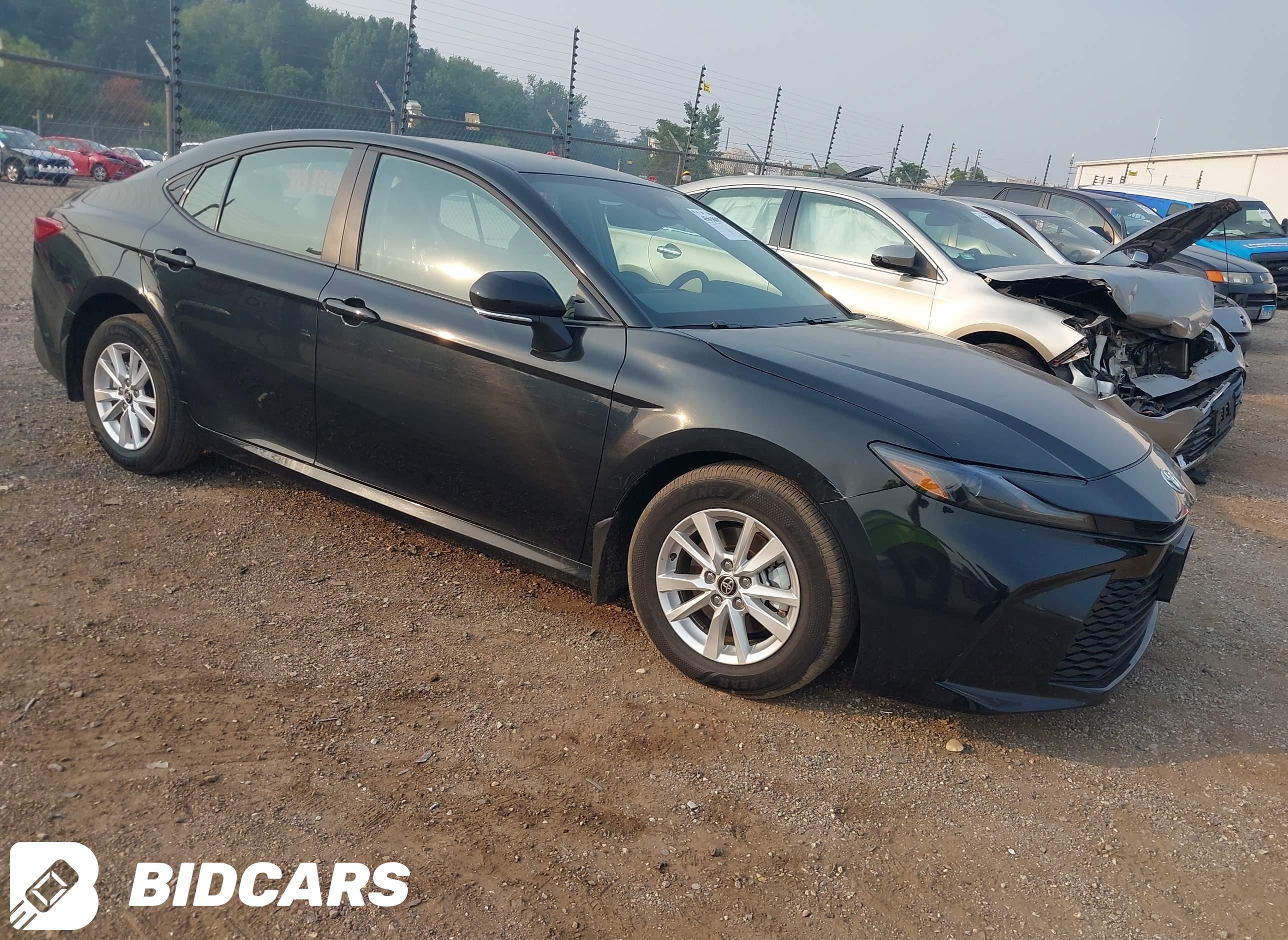 2025 Toyota Camry, LE