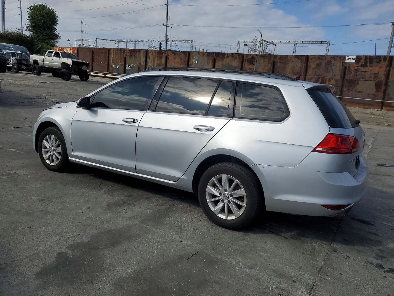2016 Volkswagen Golf, S