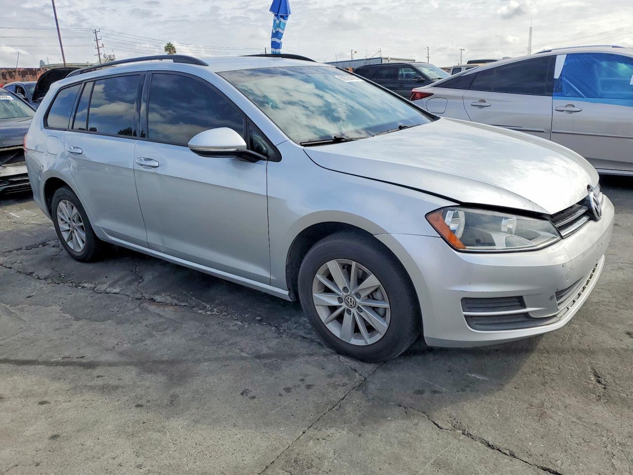 2016 Volkswagen Golf, S