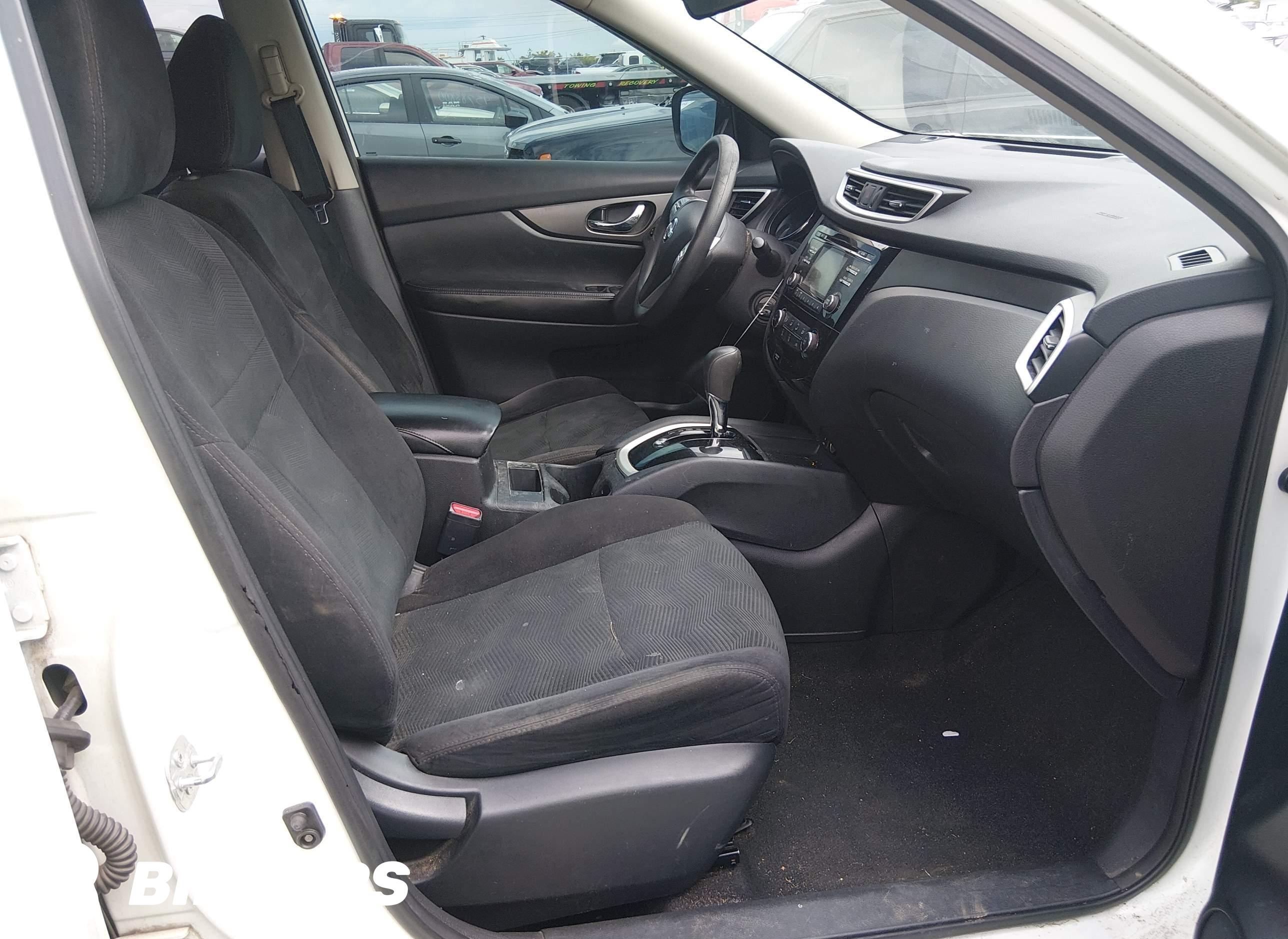 2016 Nissan Rogue, S