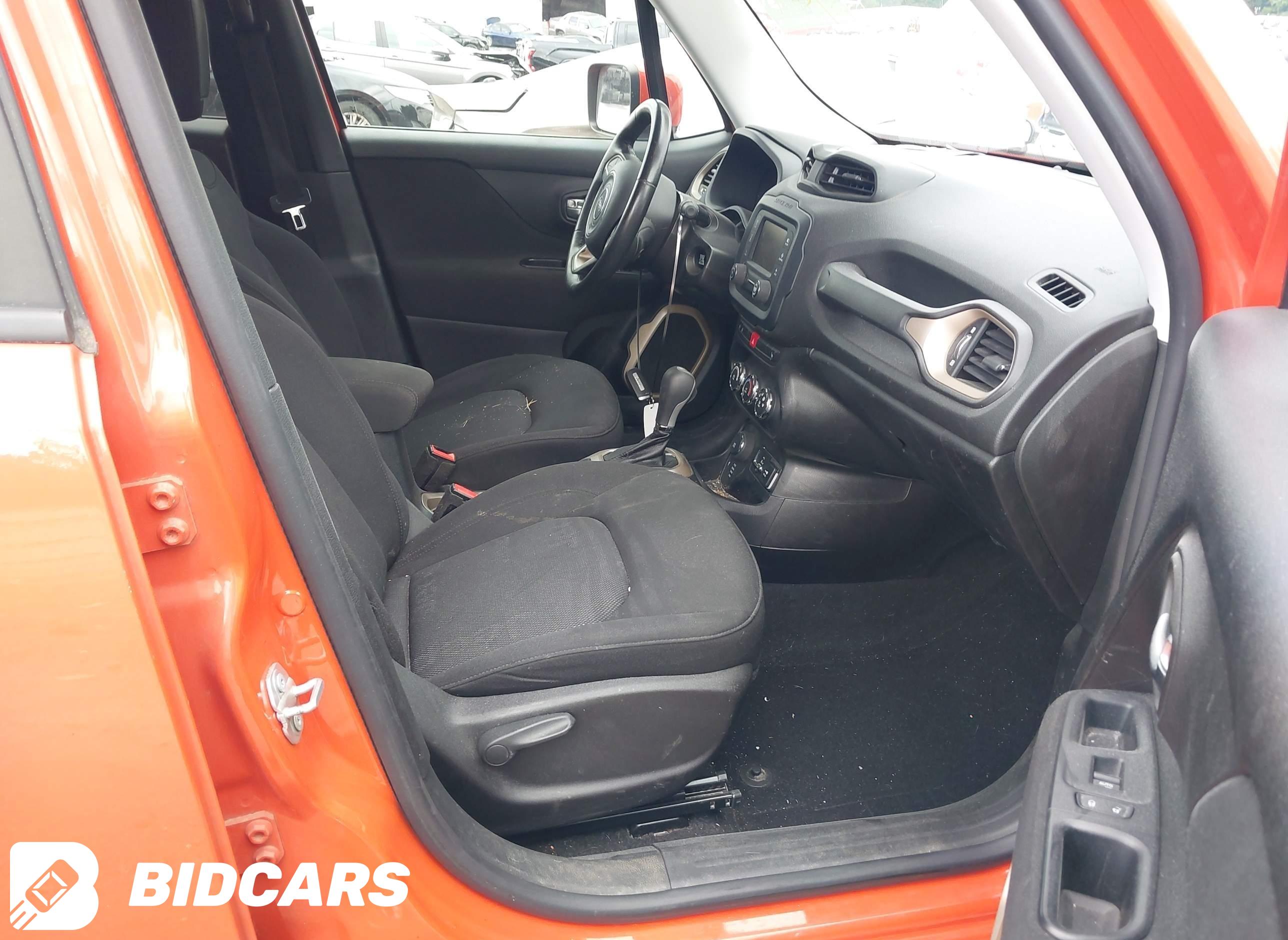 2017 Jeep Renegade, Latitude