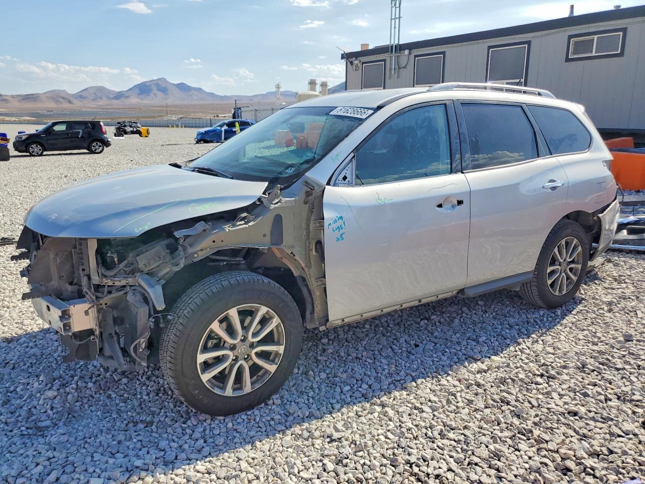 2016 Nissan Pathfinder, SV