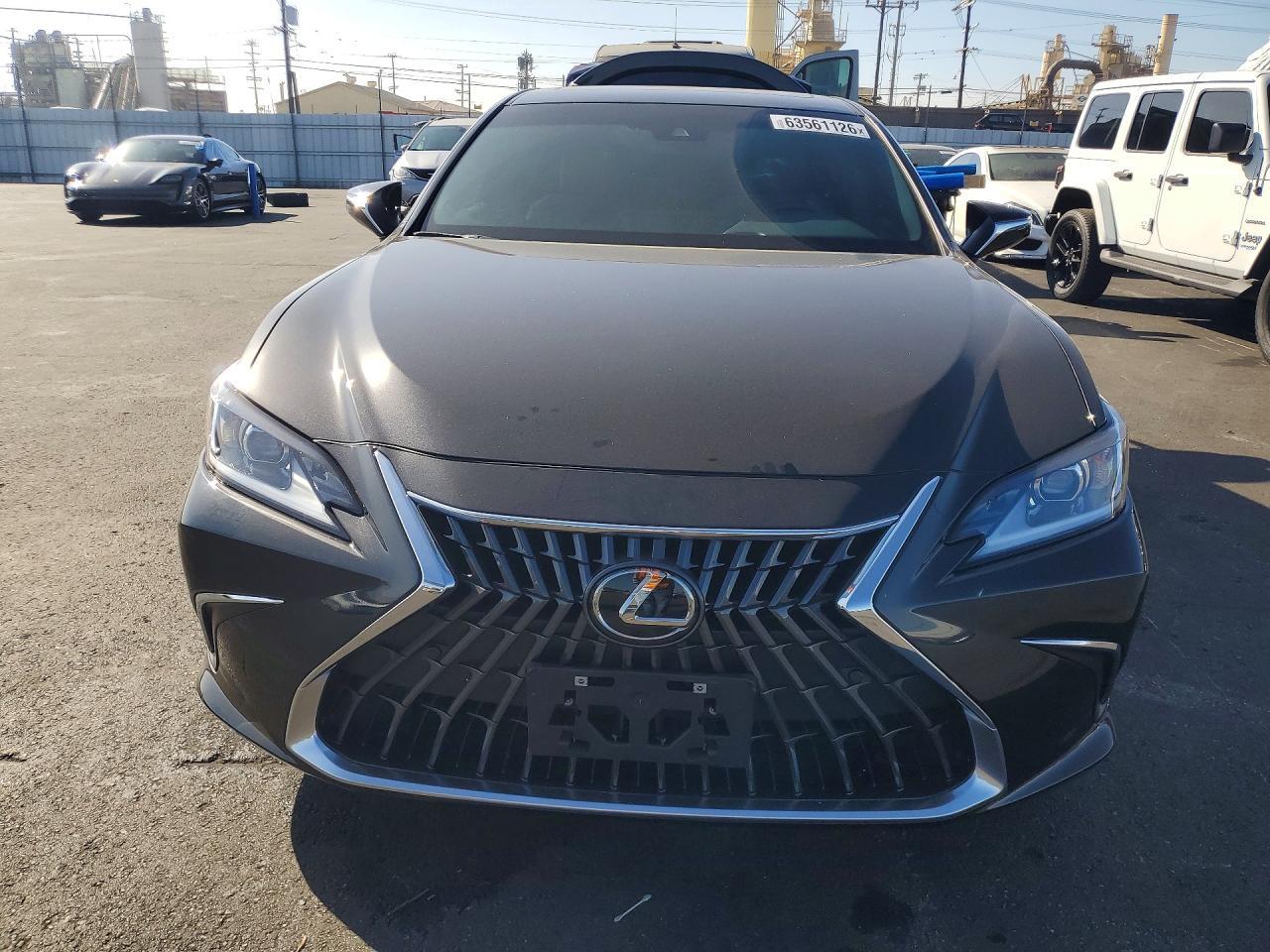 2025 Lexus ES, Base