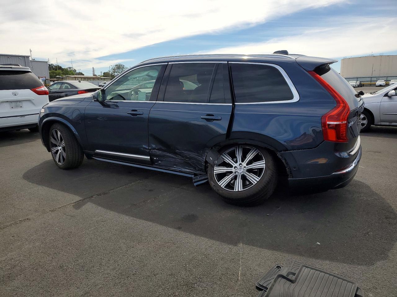 2025 Volvo XC90, Plus