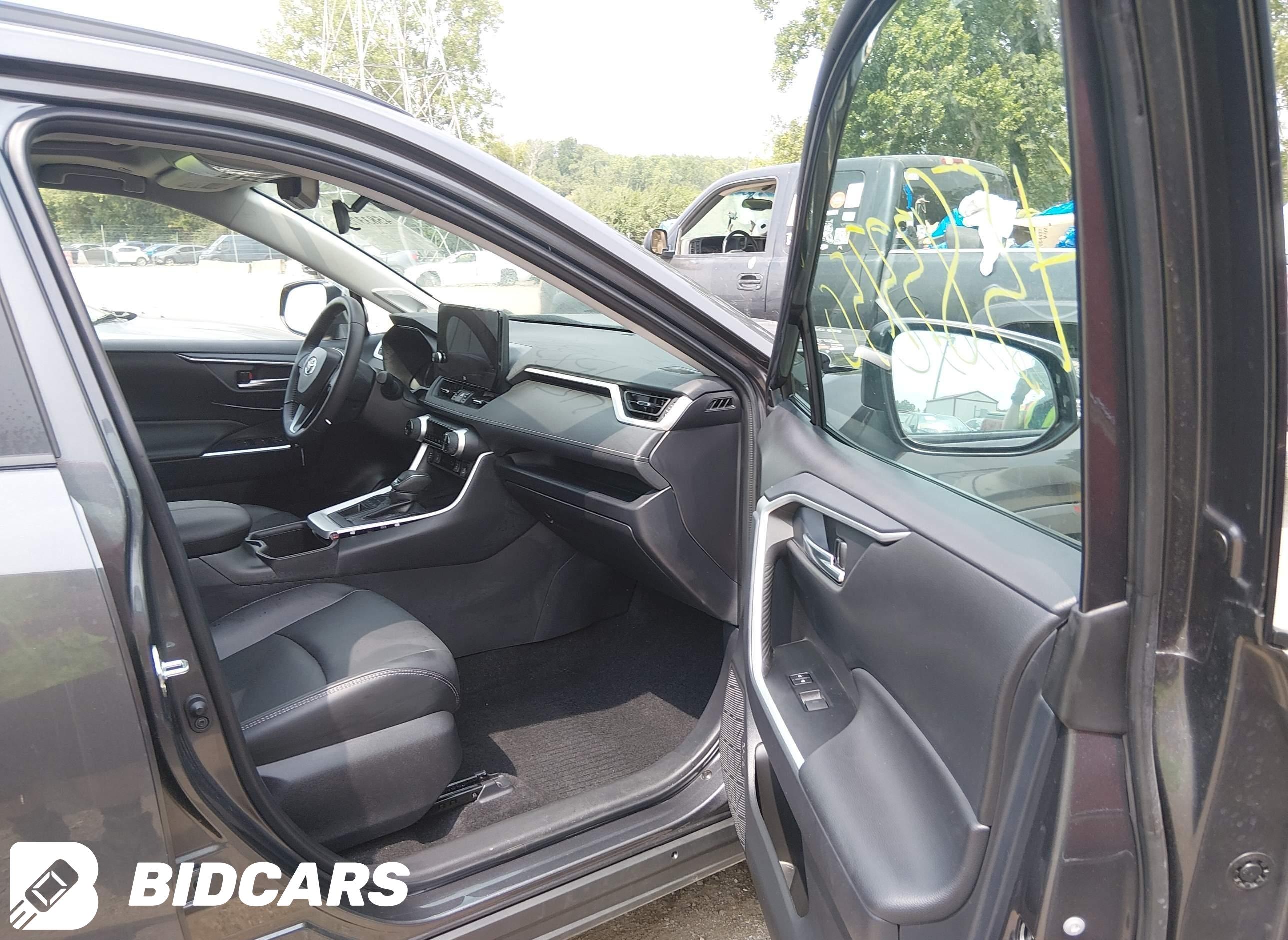 2025 Toyota RAV4, Xle Premium