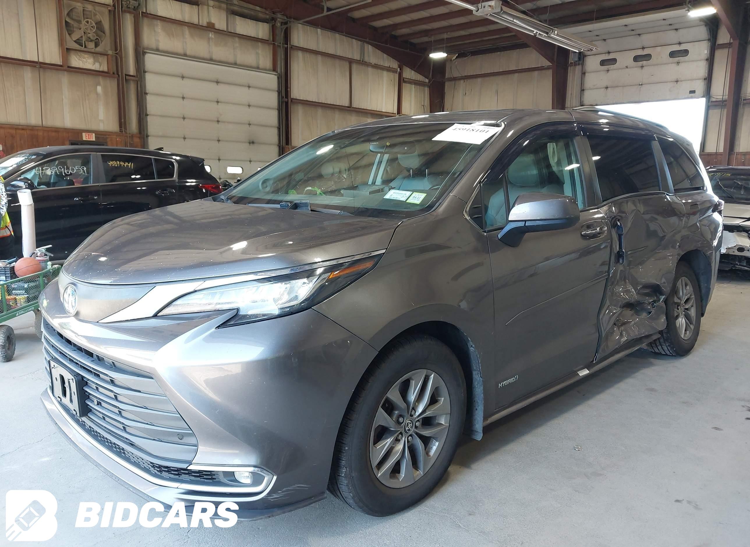 2021 Toyota Sienna, Xle
