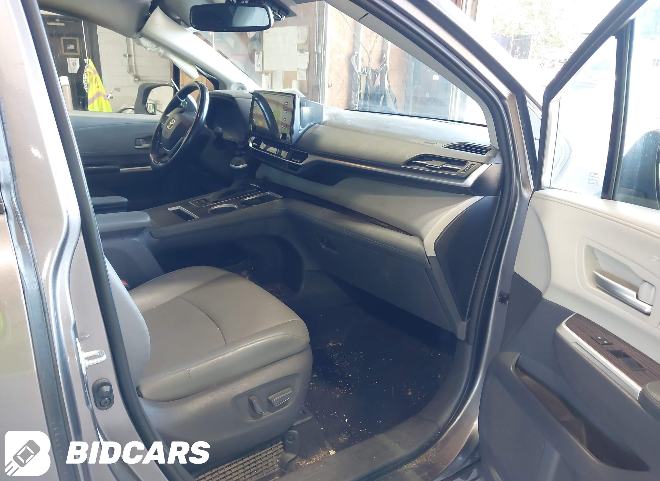 2021 Toyota Sienna, Xle