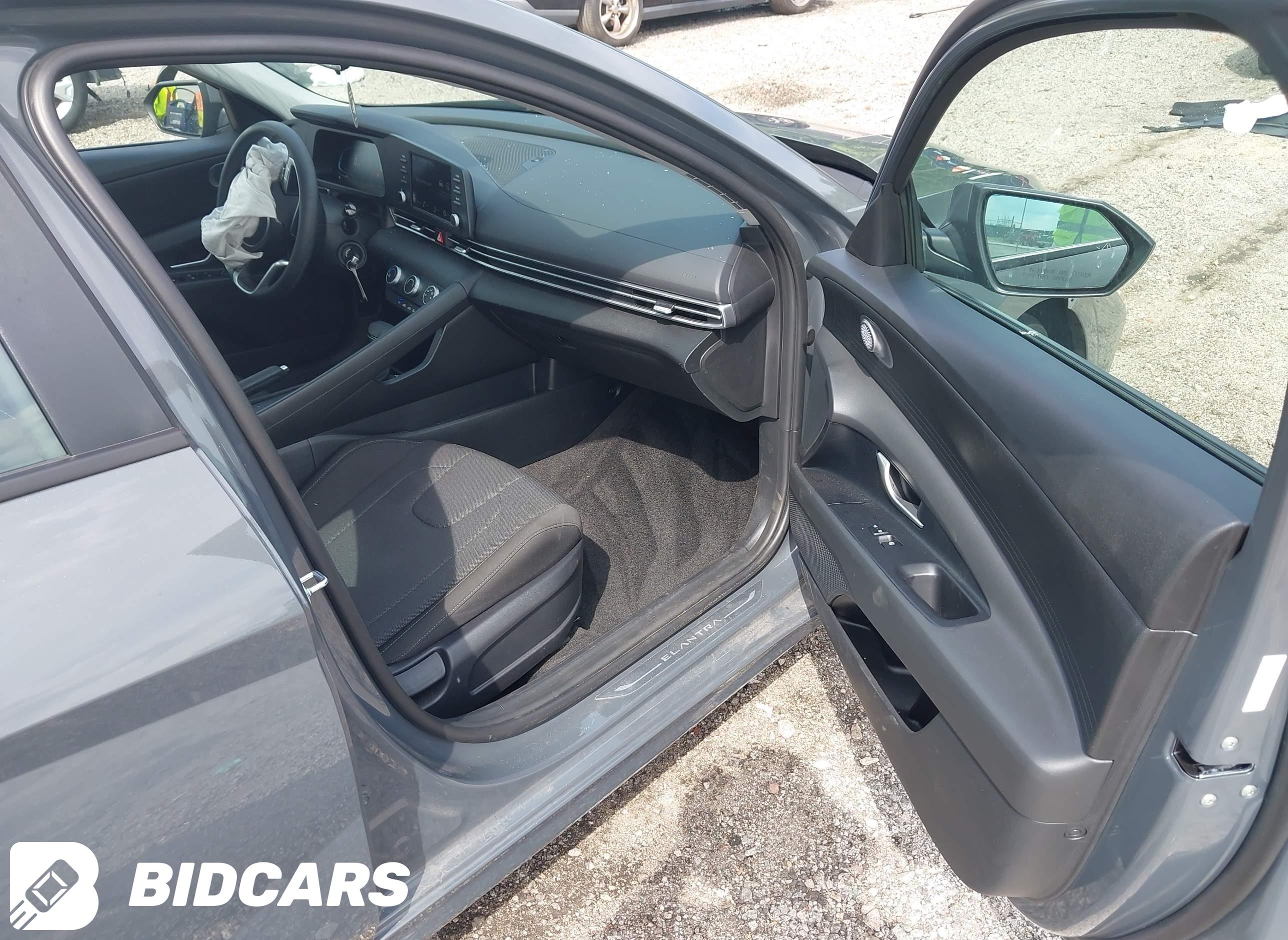 2026 Hyundai Elantra, SE
